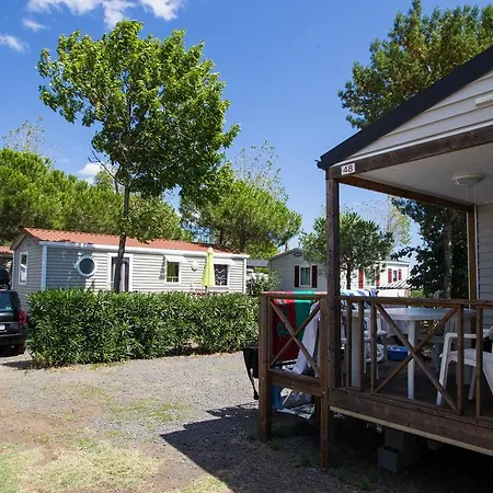 Les Champs Blancs Kamp alanı