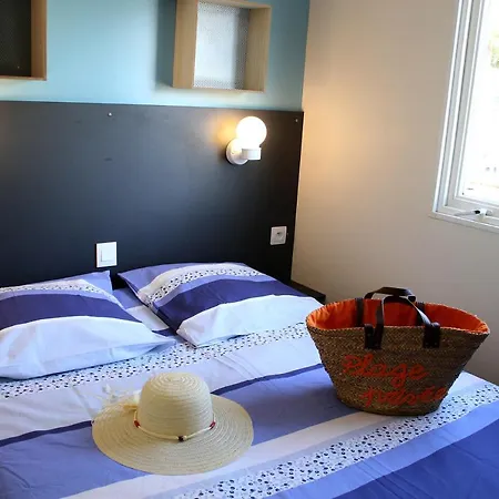 Les Champs Blancs Kamp alanı 5*