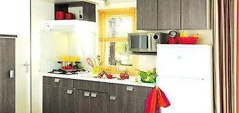 Les Champs Blancs Kamp alanı Agde