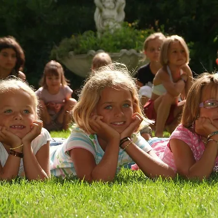 Les Champs Blancs Kamp alanı Agde