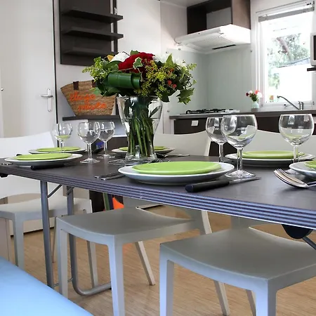 Les Champs Blancs Kamp alanı 5*