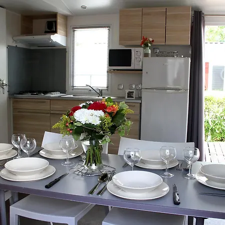 Kamp alanı Les Champs Blancs 5*