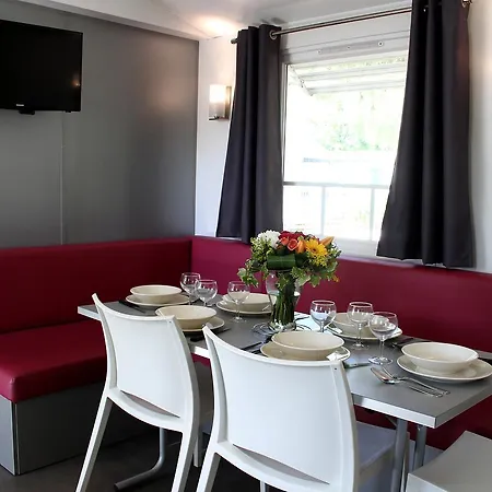 Les Champs Blancs Kamp alanı Agde