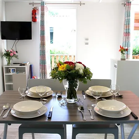 Les Champs Blancs Kamp alanı