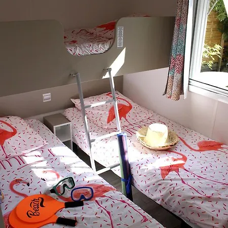 Les Champs Blancs Kamp alanı Agde