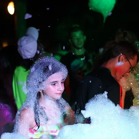 Les Champs Blancs Kamp alanı