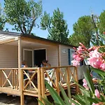 Les Champs Blancs Campsite 5*