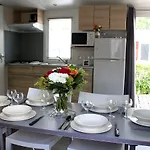 Campsite Les Champs Blancs 5*