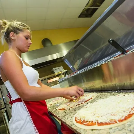 Les Champs Blancs 5* آجد