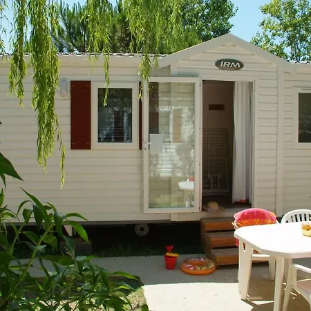 Les Champs Blancs アグド