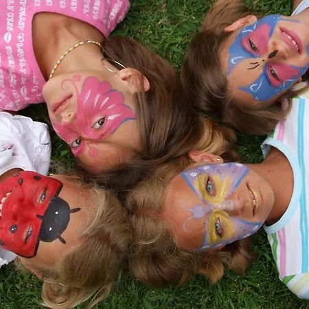 Les Champs Blancs مكان تخييم 5*