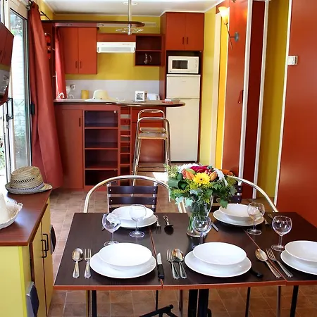 Les Champs Blancs キャンプ場