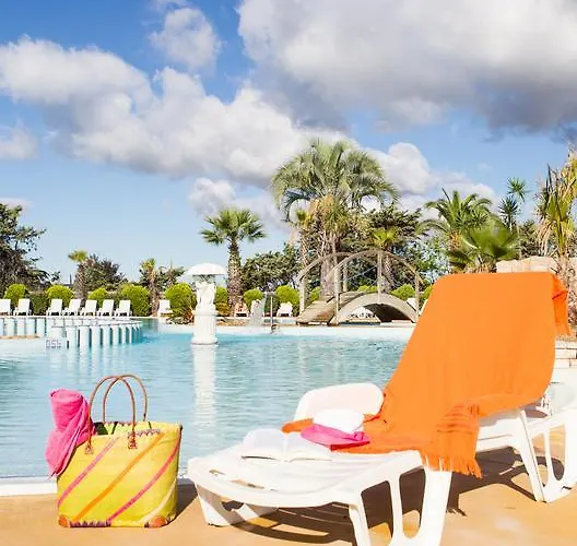 Κάμπινγκ Les Champs Blancs 5*