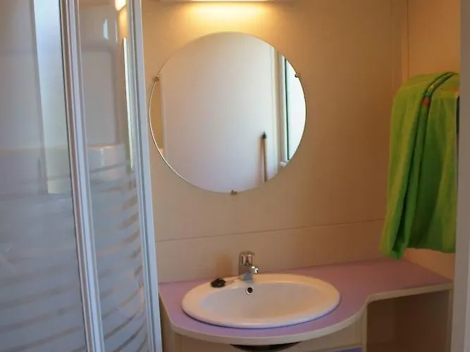 Les Champs Blancs Κάμπινγκ 5*