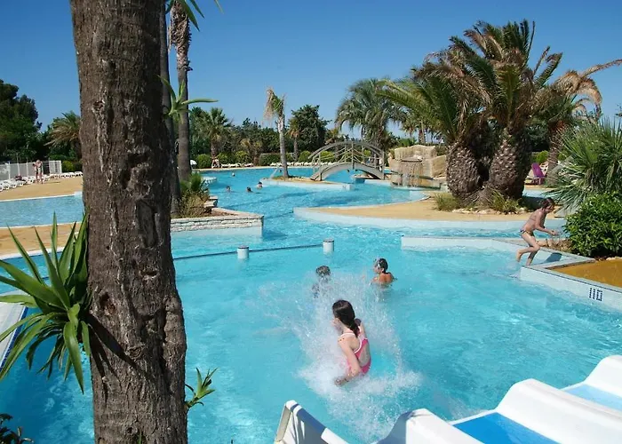 Κάμπινγκ Les Champs Blancs