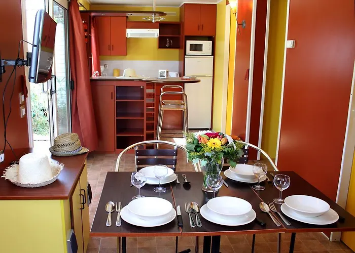 Les Champs Blancs Κάμπινγκ