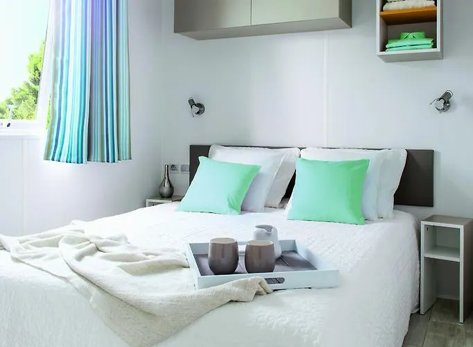 Les Champs Blancs 5* Agde